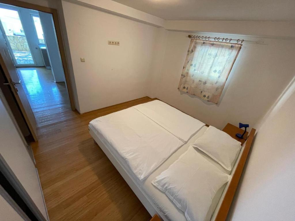 Bellevue Rooms Stara Baška Εξωτερικό φωτογραφία